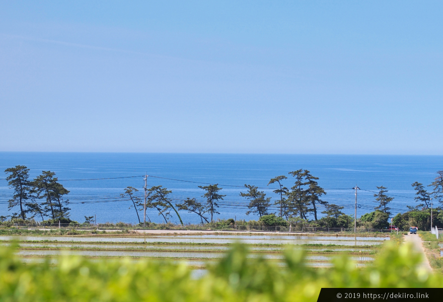 志賀町にあるフローリィの駐車場から眺める日本海の風景